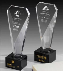 crystal trophies dubai